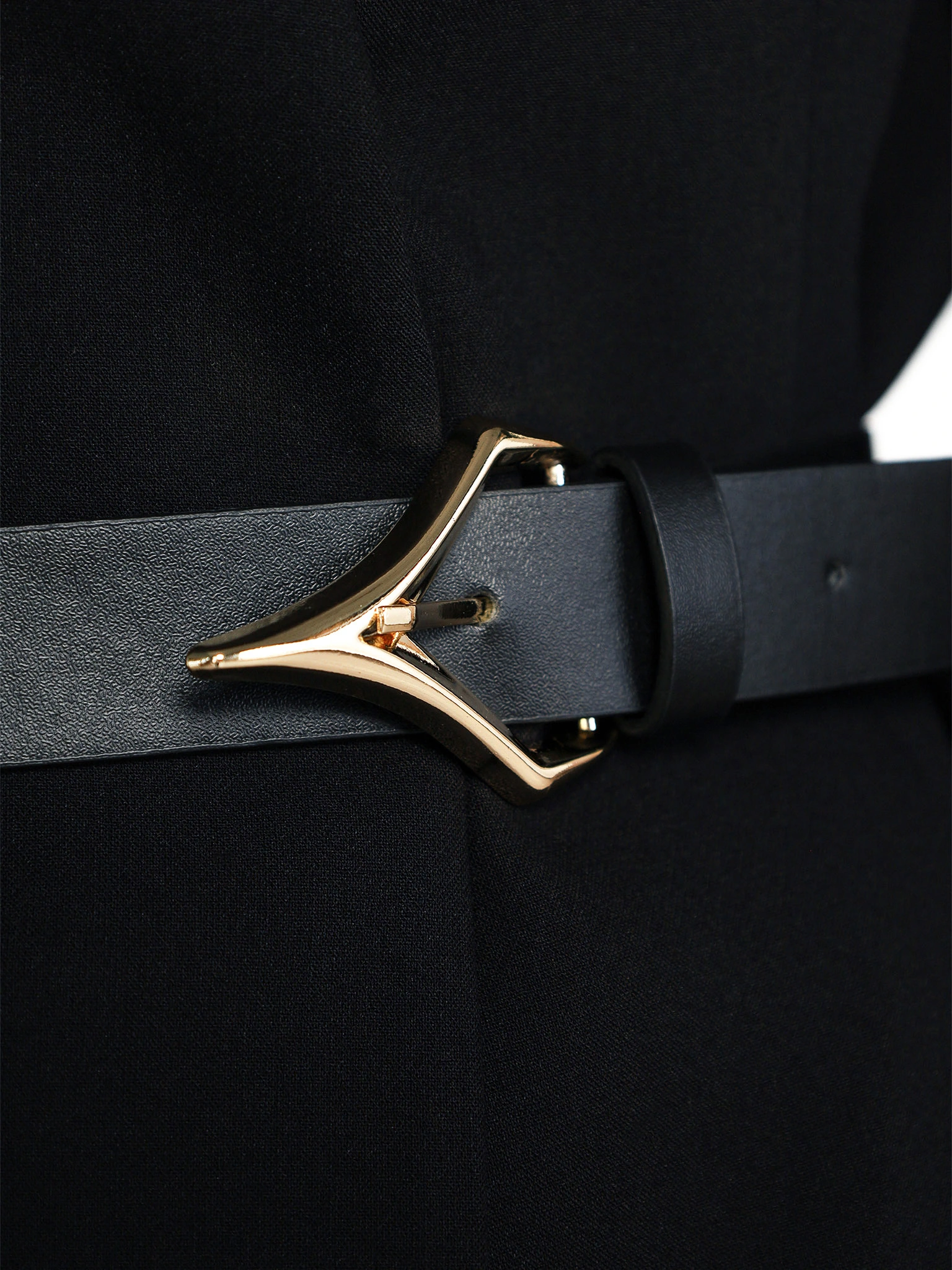 Жакет черного цвета прямого кроя